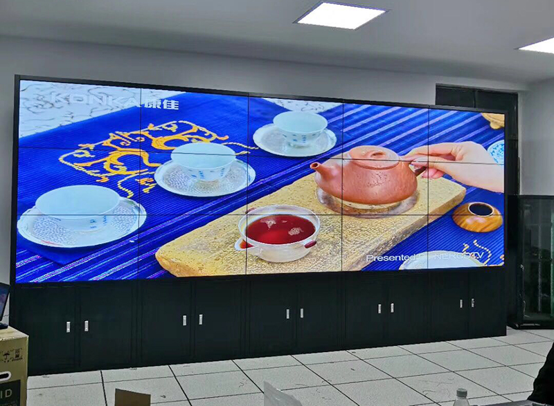 江西九江市湖口縣某塑料廠(chǎng)46寸3.5mm3X5落地機(jī)柜拼接項(xiàng)目完美收官